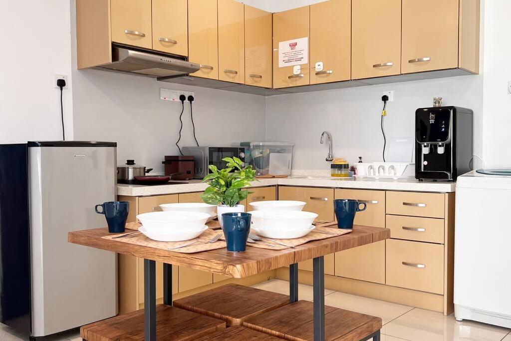 Apartment Oceanfront Charm 2br Gurneydrive#seaviewgeorgetown George Town