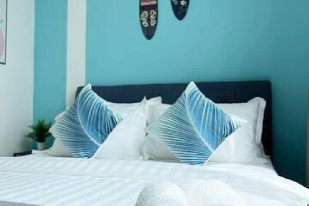 Apartment Oceanfront Charm 2br Gurneydrive#seaviewgeorgetown George Town
