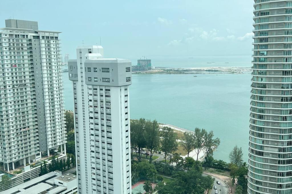 Apartment Oceanfront Charm 2br Gurneydrive#seaviewgeorgetown