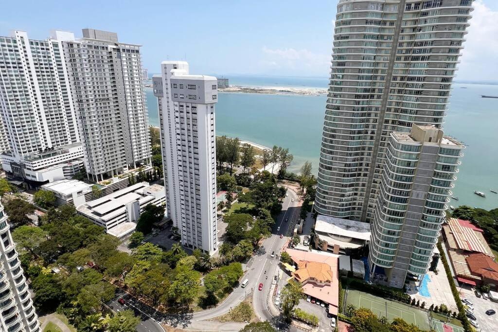 Apartment Oceanfront Charm 2br Gurneydrive#seaviewgeorgetown